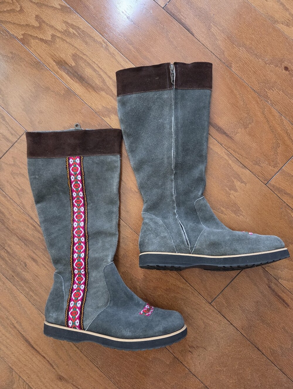 Sundance Fortress of Inca Suede Knee High Tribal Boho Boots Gray Size 9